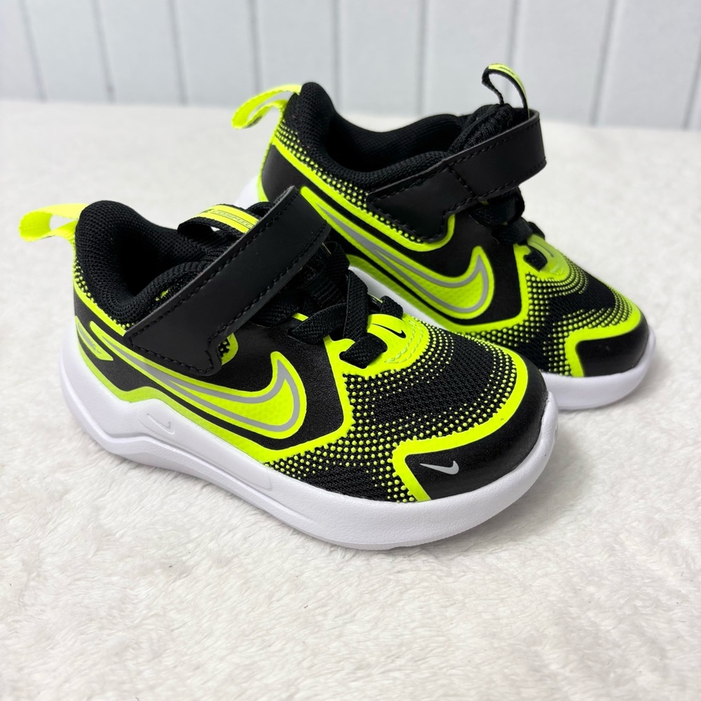 Nike KIDS' TODDLER COSMIC RUNNER STRETCH LACE CASUAL‎ SHOES Size 5C